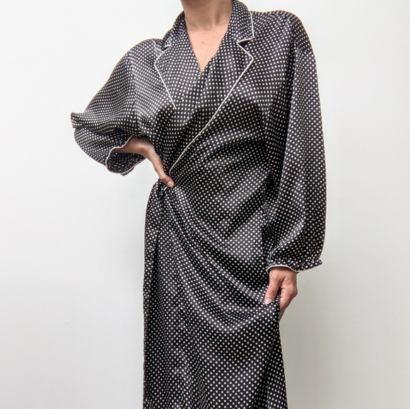 🖤 Polka dots Robe - Picture 2 of 9